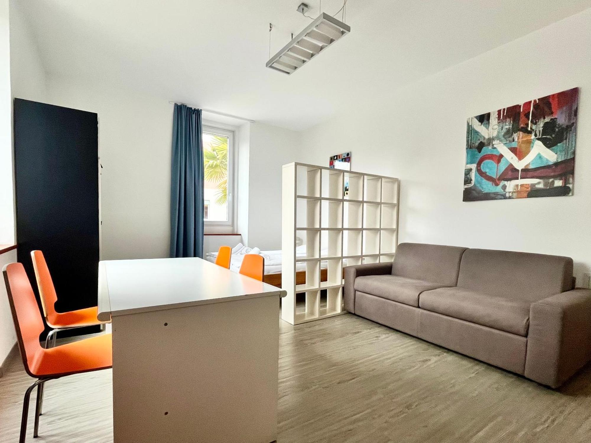 Guesthouse University By Lr - Self Check In Lugano Exterior photo