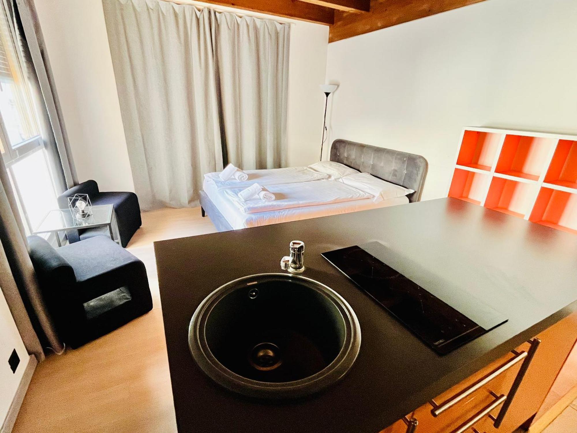 Guesthouse University By Lr - Self Check In Lugano Exterior photo